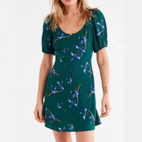 Urban Outfitters Emerald Green Floral Dress. Pre-Owned. - Picture 1 of 12